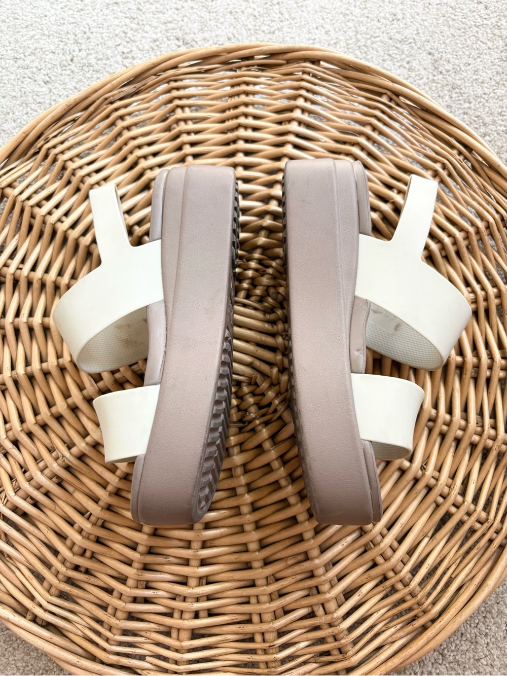 CROCS Ivory Beige Brooklyn Low Wedge Platform Sandals Women's Size 7 - Picture 5 of 9